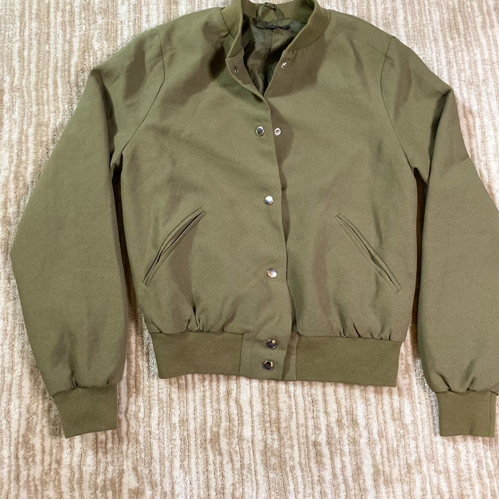 Snap Button Cropped Jacket. Green- Size S